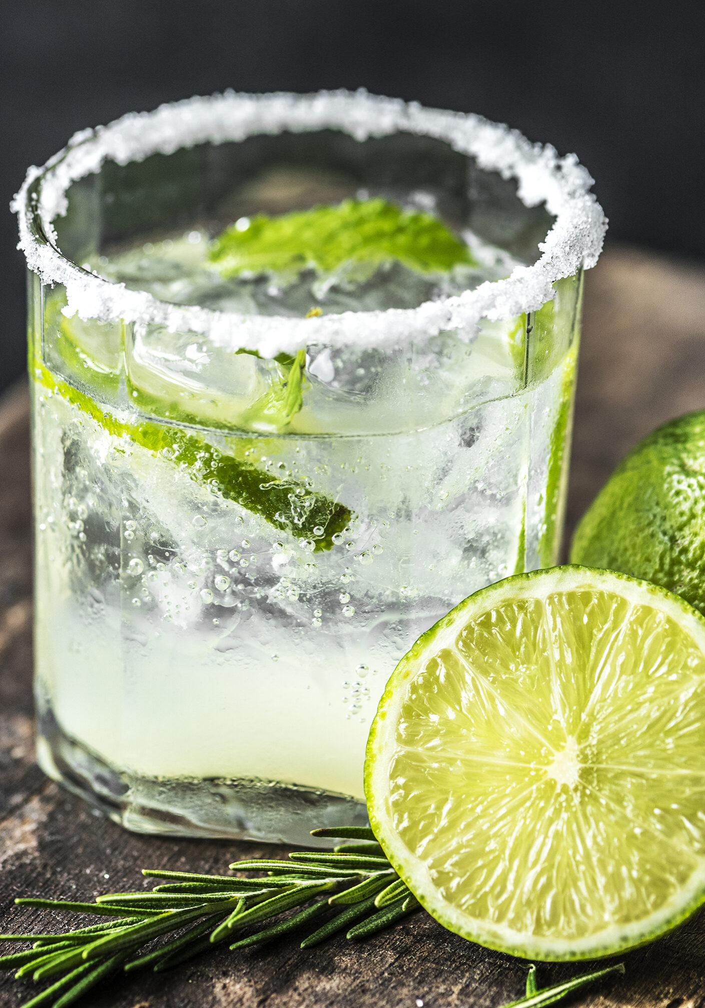 Fresh lime drinks macro shot